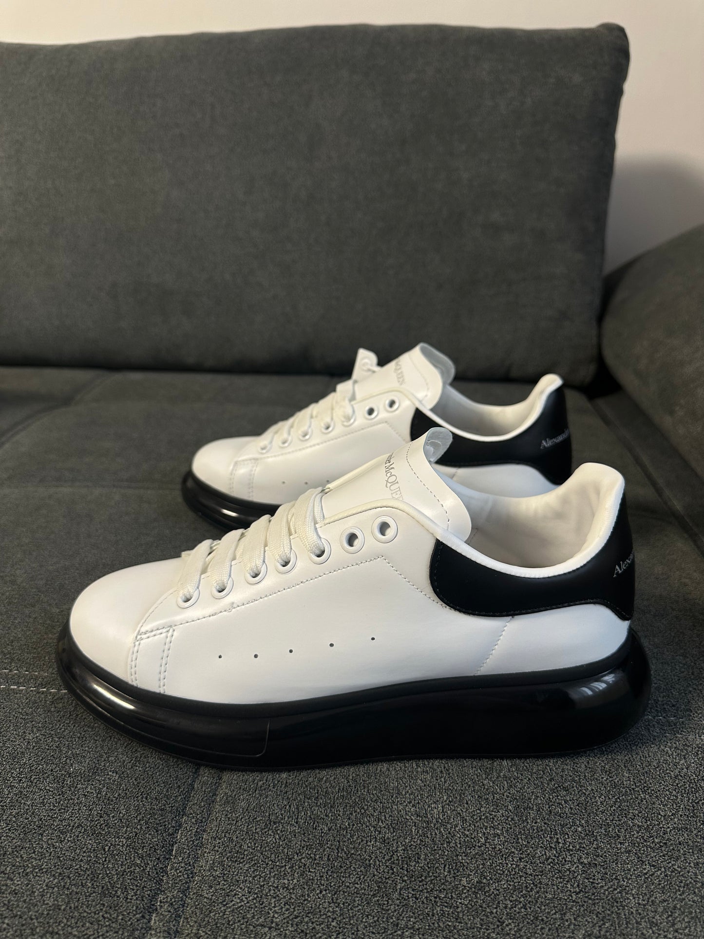 Adidași Alexander McQueen