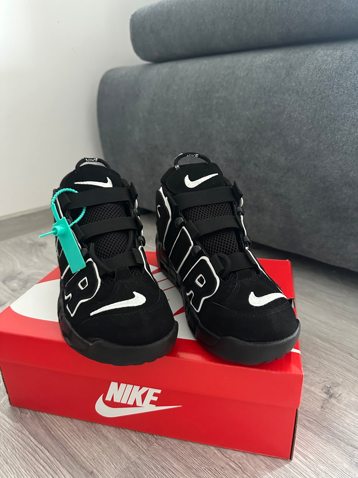 Adidași Nike Uptempo culoare Negru