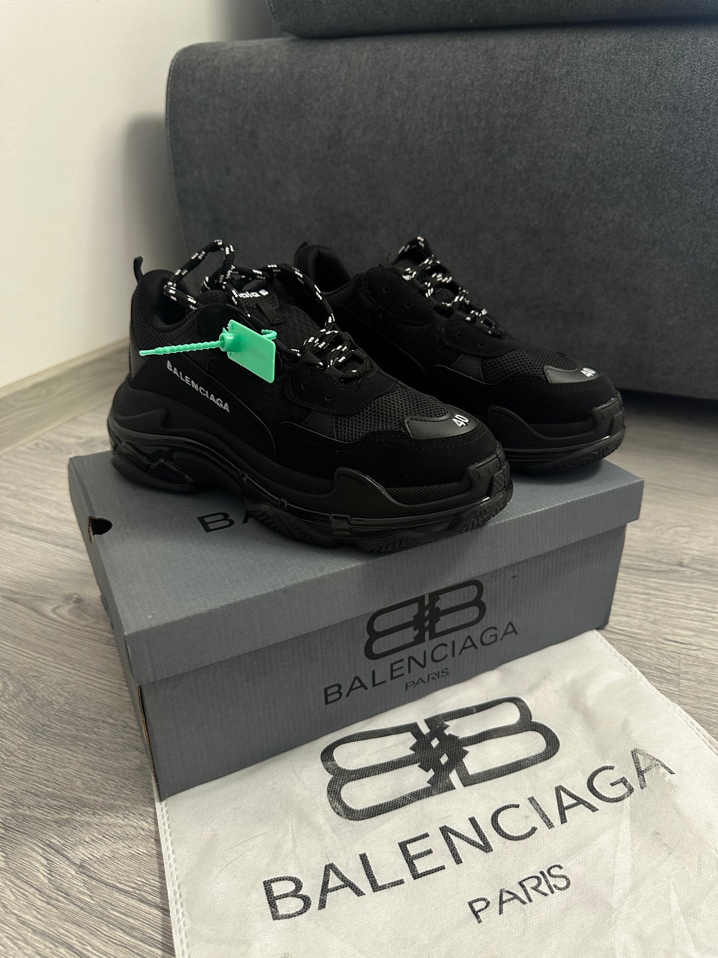 Adidași Balenciaga Triple S – Negru