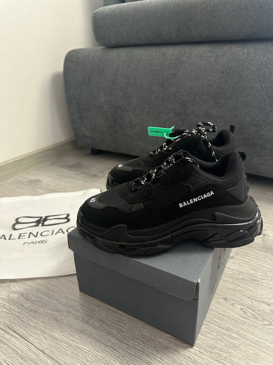 Adidași Balenciaga Triple S – Negru